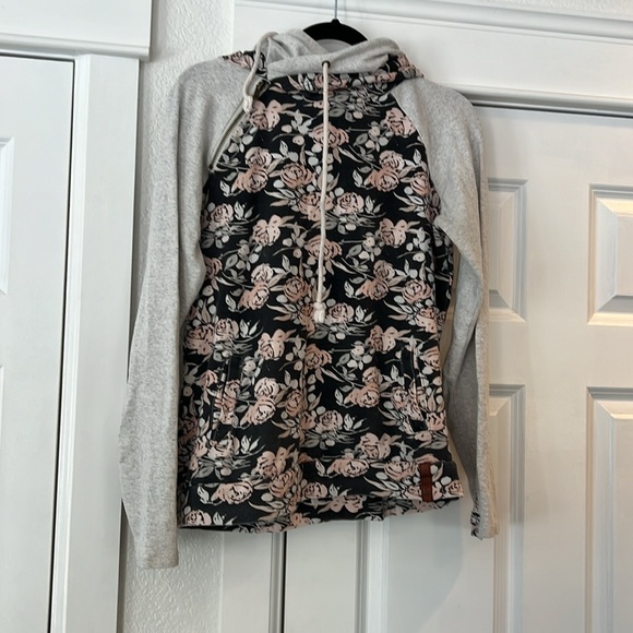 Ampersand Ave double hood sweatshirt -that’s show biz - Picture 3 of 8